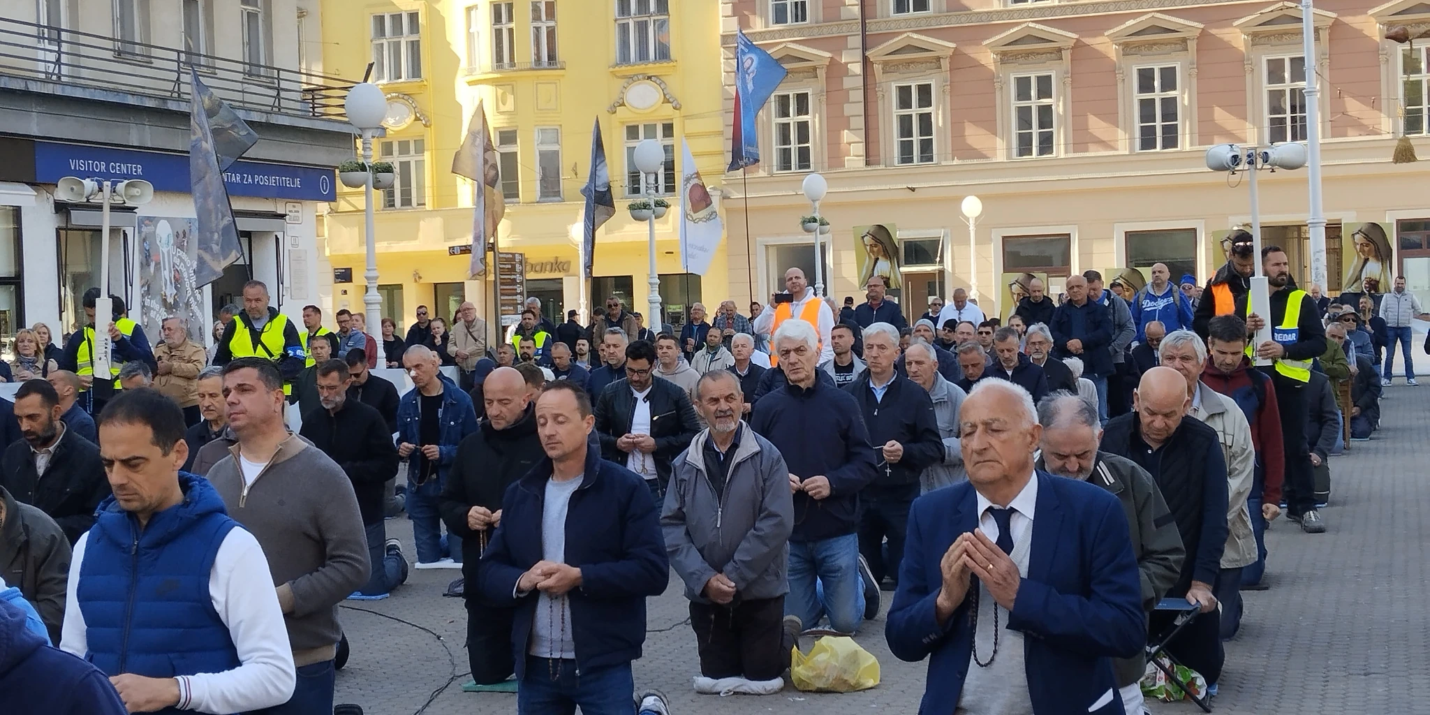 FOTO/VIDEO Prve subote u svibnju održana još jedna javna molitva muškaraca u Zagrebu