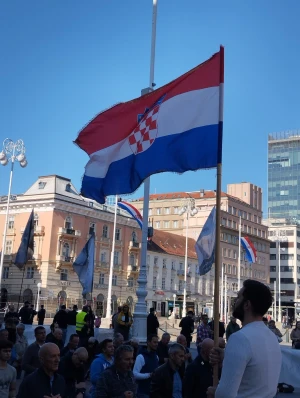 FOTO/VIDEO Prve subote u svibnju održana još jedna javna molitva muškaraca u Zagrebu