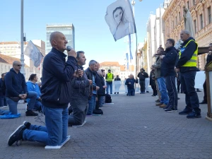 FOTO/VIDEO Prve subote u svibnju održana još jedna javna molitva muškaraca u Zagrebu