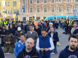 FOTO/VIDEO Prve subote u svibnju održana još jedna javna molitva muškaraca u Zagrebu