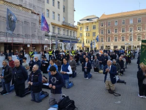 FOTO/VIDEO Prve subote u svibnju održana još jedna javna molitva muškaraca u Zagrebu