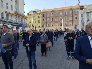 FOTO/VIDEO Prve subote u svibnju održana još jedna javna molitva muškaraca u Zagrebu