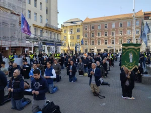 FOTO/VIDEO Prve subote u svibnju održana još jedna javna molitva muškaraca u Zagrebu
