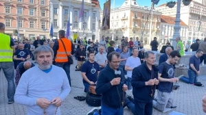 FOTO Održana lipanjska molitva krunice s marijanskom procesijom