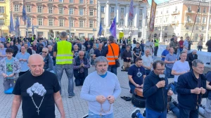 FOTO Održana lipanjska molitva krunice s marijanskom procesijom