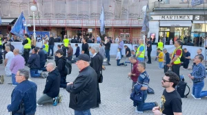 FOTO Održana lipanjska molitva krunice s marijanskom procesijom