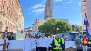 FOTO Održana lipanjska molitva krunice s marijanskom procesijom