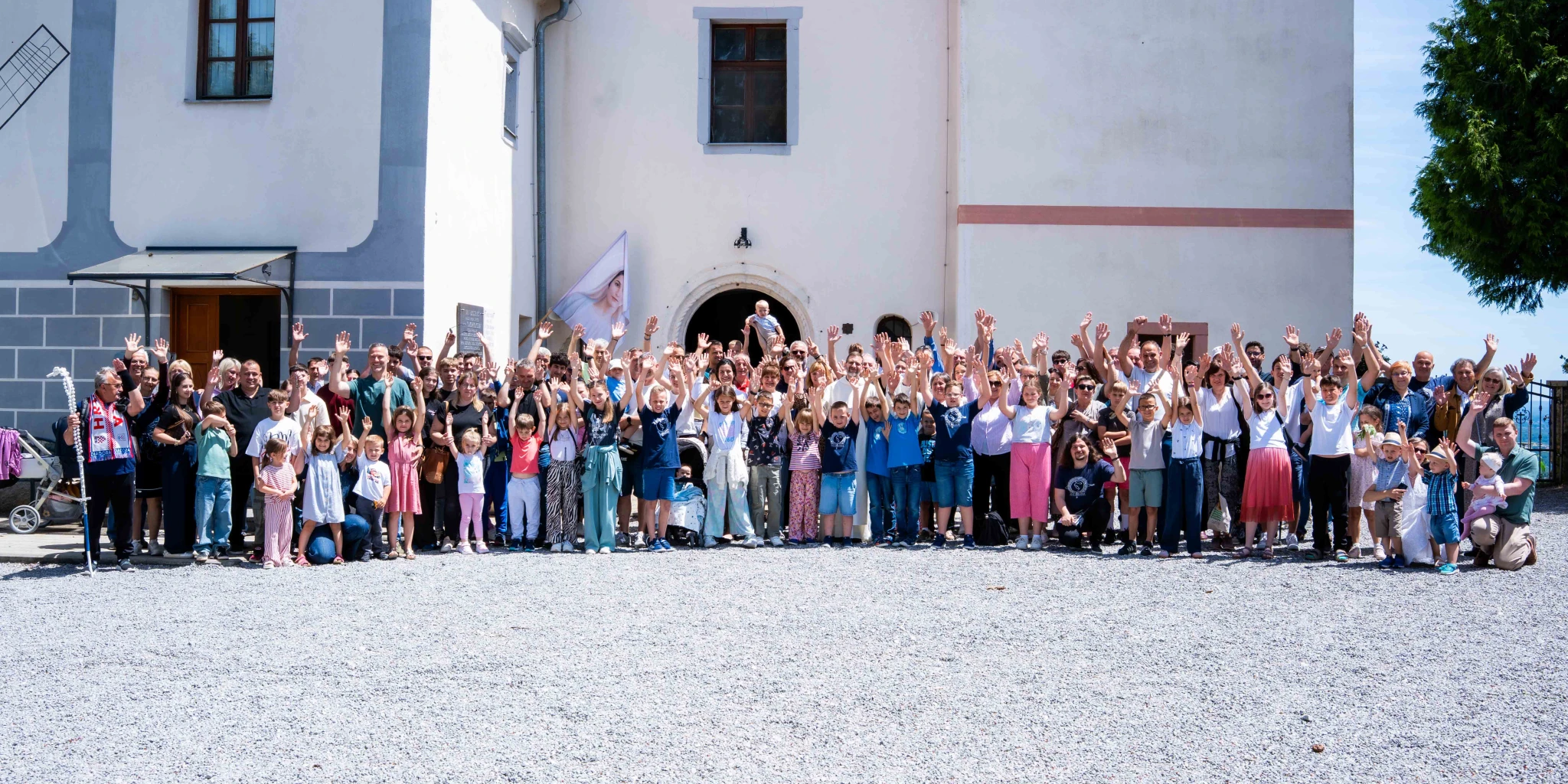 Održana 4. duhovna obnova za obitelji koje mole krunicu u Sveticama kod Ozlja