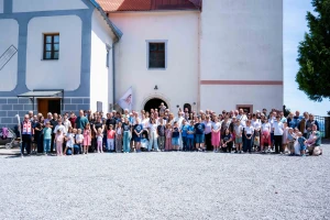Održana 4. duhovna obnova za obitelji koje mole krunicu u Sveticama kod Ozlja