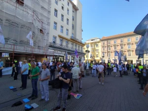FOTO/VIDEO U Zagrebu održana srpanjska molitva krunice s marijanskom procesijom