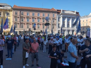 FOTO/VIDEO U Zagrebu održana srpanjska molitva krunice s marijanskom procesijom