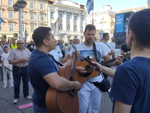FOTO/VIDEO U Zagrebu održana srpanjska molitva krunice s marijanskom procesijom