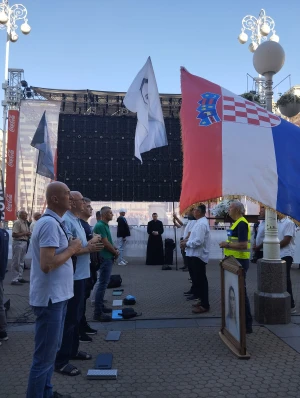 FOTO/VIDEO U Zagrebu održana srpanjska molitva krunice s marijanskom procesijom