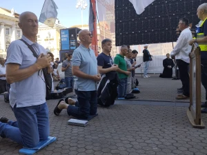FOTO/VIDEO U Zagrebu održana srpanjska molitva krunice s marijanskom procesijom