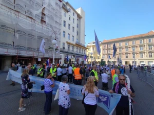 FOTO/VIDEO U Zagrebu održana srpanjska molitva krunice s marijanskom procesijom