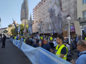 FOTO/VIDEO U Zagrebu održana srpanjska molitva krunice s marijanskom procesijom