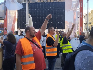 FOTO/VIDEO U Zagrebu održana srpanjska molitva krunice s marijanskom procesijom
