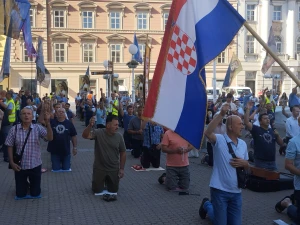 FOTO/VIDEO U Zagrebu održana srpanjska molitva krunice s marijanskom procesijom