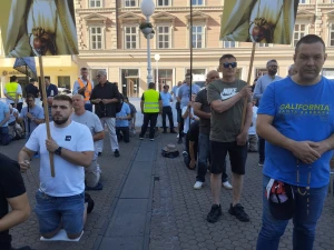 FOTO/VIDEO U Zagrebu održana srpanjska molitva krunice s marijanskom procesijom