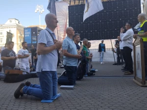FOTO/VIDEO U Zagrebu održana srpanjska molitva krunice s marijanskom procesijom