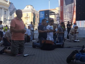 FOTO/VIDEO U Zagrebu održana srpanjska molitva krunice s marijanskom procesijom