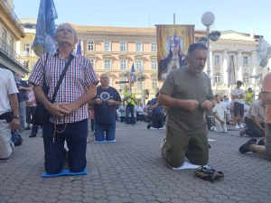 FOTO/VIDEO U Zagrebu održana srpanjska molitva krunice s marijanskom procesijom