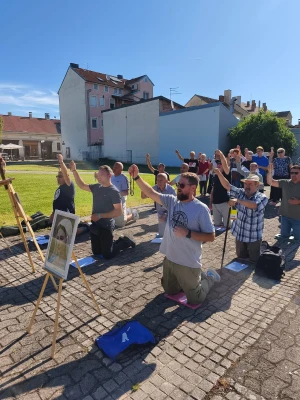 FOTOGALERIJA Muškarci molili krunicu diljem Hrvatske, ali i u inozemstvu