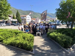 FOTOGALERIJA Muškarci molili krunicu diljem Hrvatske, ali i u inozemstvu