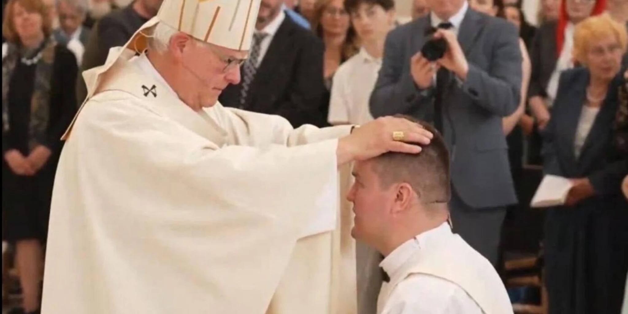 OD MUSLIMANA DO KATOLIČKOG SVEĆENIKA Ovo je njegova priča