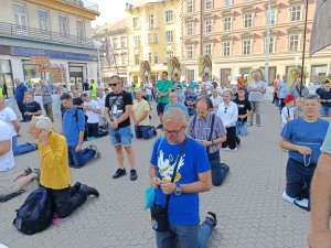 FOTO/VIDEO Molitva krunice i čin zadovoljštine za oskvrnuće Gospina kipa u sklopu pet prvih subota