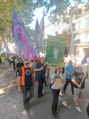 FOTO/VIDEO Molitva krunice i čin zadovoljštine za oskvrnuće Gospina kipa u sklopu pet prvih subota