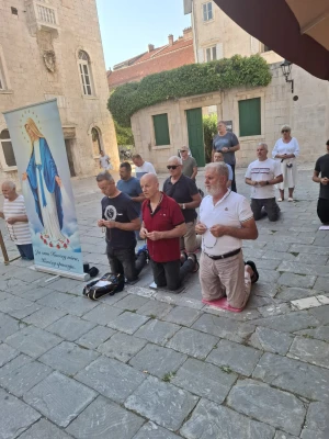 FOTOGALERIJA Ove subote naši muškarci molili krunicu u Hrvatskoj i inozemstvu
