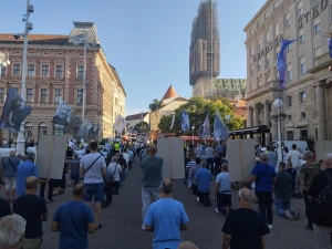 FOTO/VIDEO Održana rujanska javna molitva krunice u Zagrebu