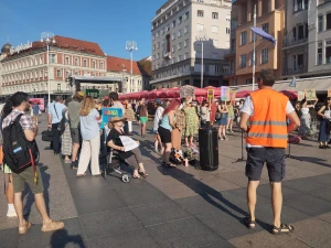 FOTO/VIDEO Održana rujanska javna molitva krunice u Zagrebu