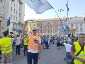 FOTO/VIDEO Održana rujanska javna molitva krunice u Zagrebu