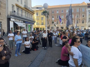FOTO/VIDEO Održana rujanska javna molitva krunice u Zagrebu