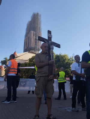 FOTO/VIDEO Održana rujanska javna molitva krunice u Zagrebu