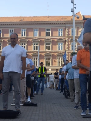 FOTO/VIDEO Održana rujanska javna molitva krunice u Zagrebu