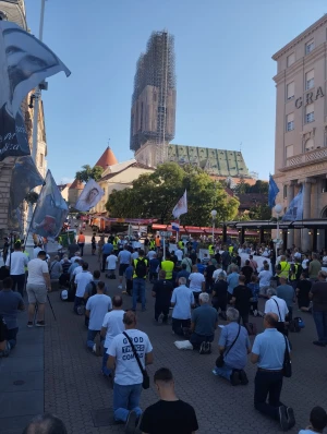 FOTO/VIDEO Održana rujanska javna molitva krunice u Zagrebu