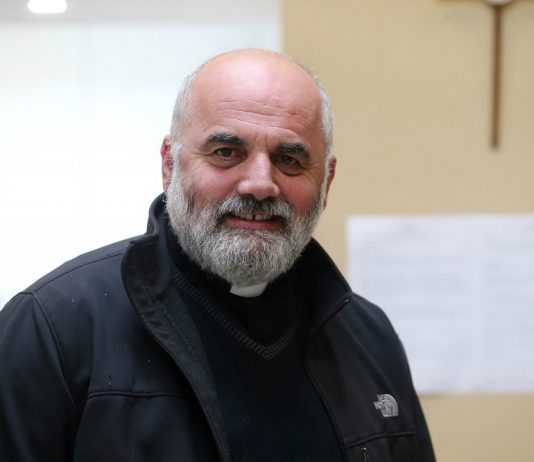 pater Ike Mandurić: Odgađaš li svadbu?