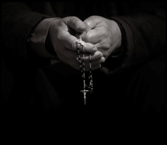 SVJEDOČANSTVO Molitva krunice mog oca izbavila me iz homoseksualnosti