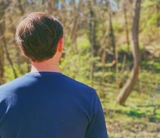 Zašto tako lako upadamo u sud prema drugima?