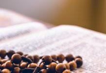 Kako moliti krunicu oslobođenja?