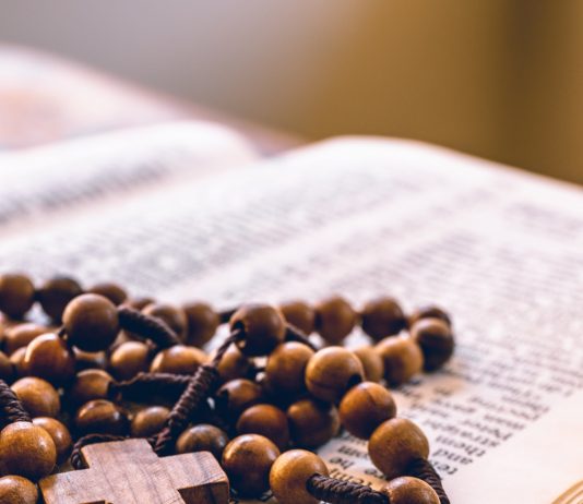 Kako moliti krunicu oslobođenja?