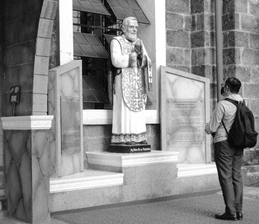 Padre Pio o moći krunice