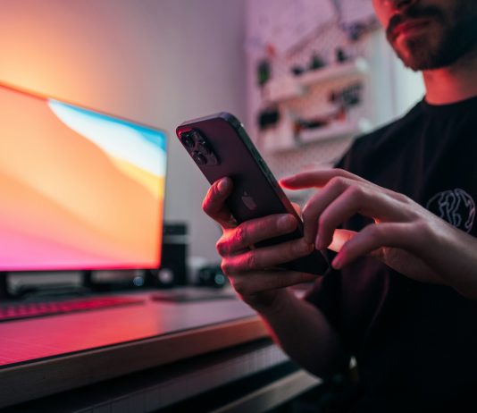 Mobitel u spavaćoj sobi