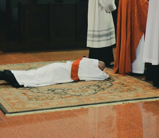 SVJEDOČANSTVO BOGOSLOVA ‘Moji roditelji na početku nisu podržavali moju odluku da postanem svećenik’