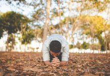 Kome se klanjaš? Bogu ili bogu?