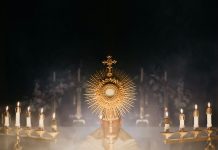 ŠEF ZA POŽELJETI: Izgradio kapelu za svoje zaposlenike