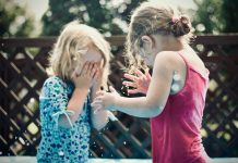 Najčešće greške koje roditelji čine kad se djeca svađaju